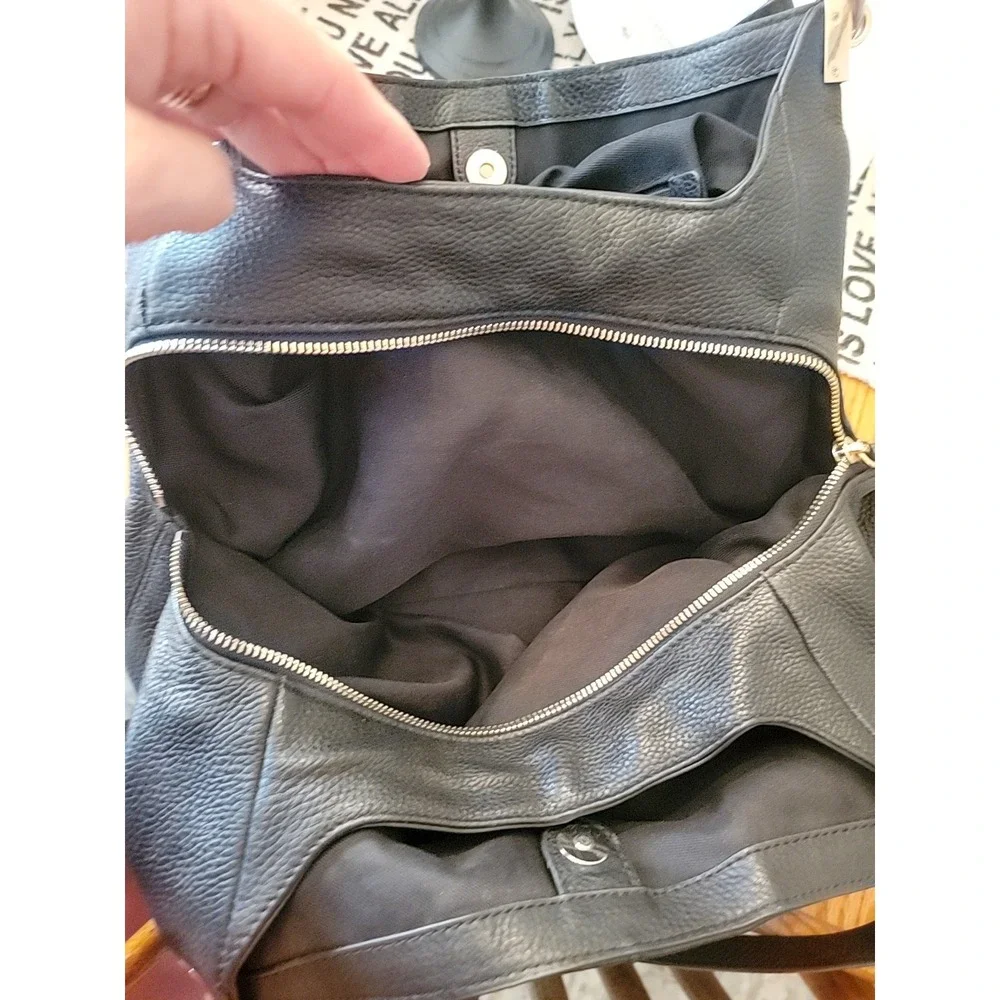 Vince Camuto Hobo Bag in Black Pebbled Leather Handbag Purse.  Gold Hardware